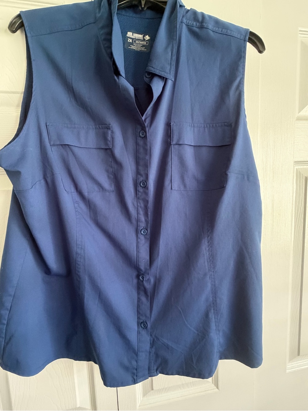 Women's Reel Legends Sleeveless Button-Front Utility Shirt - Navy